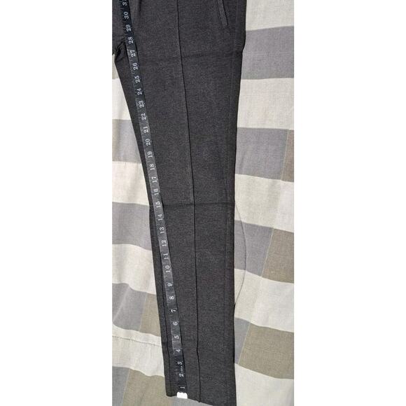 Amazon Essentials Women's Tapered Pant - Picture 5 of 14